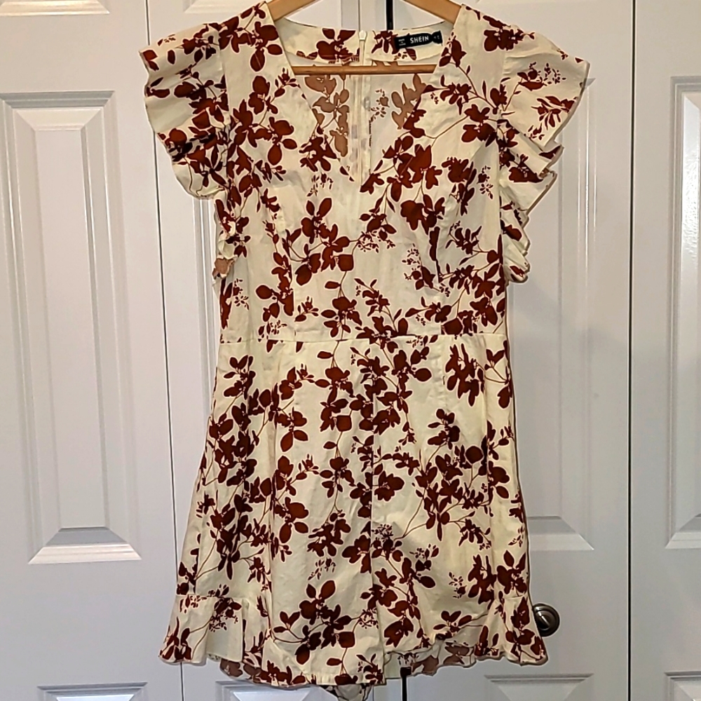 SHEIN | Floral Romper | Medium - Picture 1 of 7